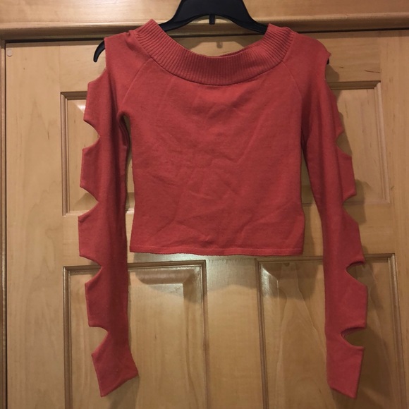Cropped Pink Sweater - Picture 5 of 6